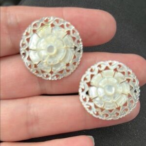 Vintage flower like Earrings